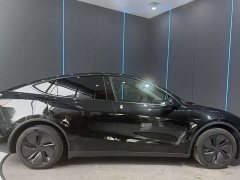 Tesla Model Y Rear-Wheel Drive - ფოტო 4