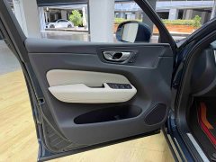 Volvo XC60 2025 B5 AWD Smart Luxury Edition - ფოტო 9