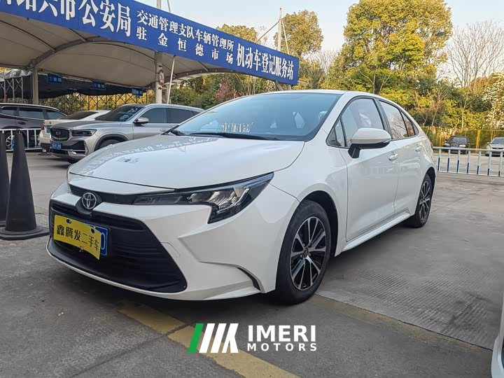 Toyota Corolla TNGA 1.5L CVT Base