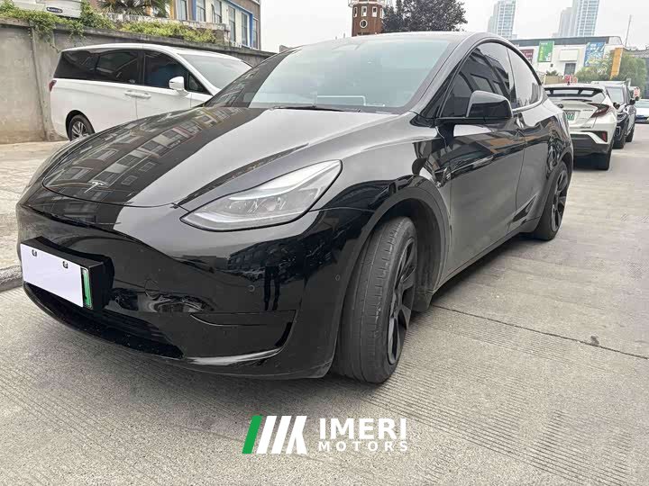Tesla Model Y Rear-Wheel Drive