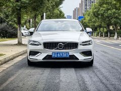 Volvo S60 B4 Smart Luxury Edition - ფოტო 2