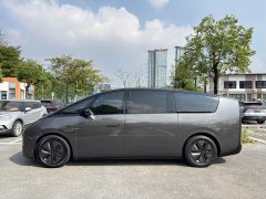 Li Auto Li Xiang MEGA Ultra - ფოტო 4
