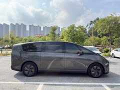 Li Auto Li Xiang MEGA Ultra - ფოტო 5