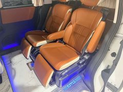 Honda Odyssey 2.0L e:HEV Sharp Comfort Edition - ფოტო 8