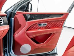 Bentley Bentayga Plug-in Hybrid 3.0T PHEV - ფოტო 16