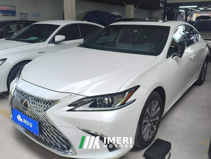 Lexus ES 2021 200 Premium Edition - ავტომობილი ჩინეთიდან