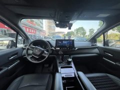 Toyota Sienna 2.5L Hybrid Premium Edition - ფოტო 5