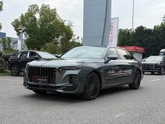 FAW Red Flag H9 2.0T Two-Wheel Drive Qi Chang Private Enjoyment Fashion Edition 5-Seater - ფოტო 1
