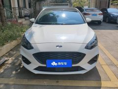 Ford Focus Sedan EcoBoost 180 Automatic ST Line - ფოტო 2