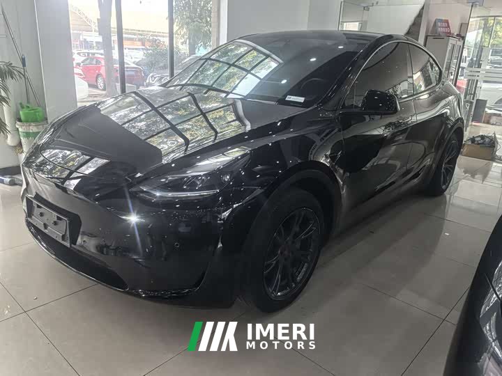 Tesla Model Y Rear-Wheel Drive