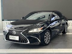 Lexus ES 260 Excellence Edition - ფოტო 1