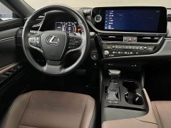 Lexus ES 260 Excellence Edition - ფოტო 11