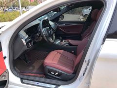 BMW 5 Series 530Li xDrive M Sport Package - ფოტო 4