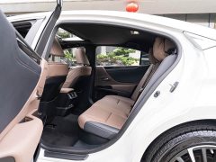 Lexus ES 2022 300h Premium Edition - ფოტო 9