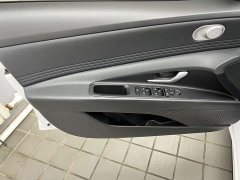 Hyundai Elantra 1.5L CVT GLX Elite - ფოტო 15