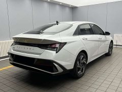 Hyundai Elantra 1.5L CVT GLX Elite - ფოტო 6