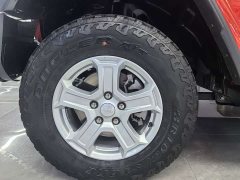 Jeep Wrangler 2.0T Sahara Four-Door - ფოტო 12