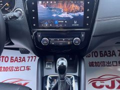 Nissan Qashqai 2.0L CVT XV Premium Luxury - ფოტო 12