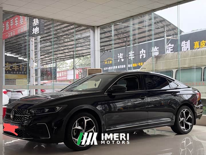 Volkswagen Passat 330TSI Starry Sky Elite