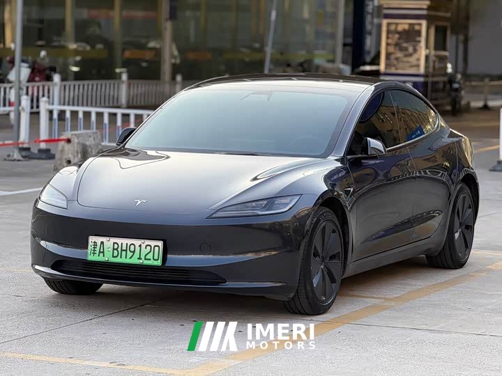 Tesla Model 3 Rear-Wheel Drive