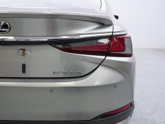Lexus ES 2022 300h Premium Edition - ფოტო 16