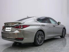 Lexus ES 2022 300h Premium Edition - ფოტო 18
