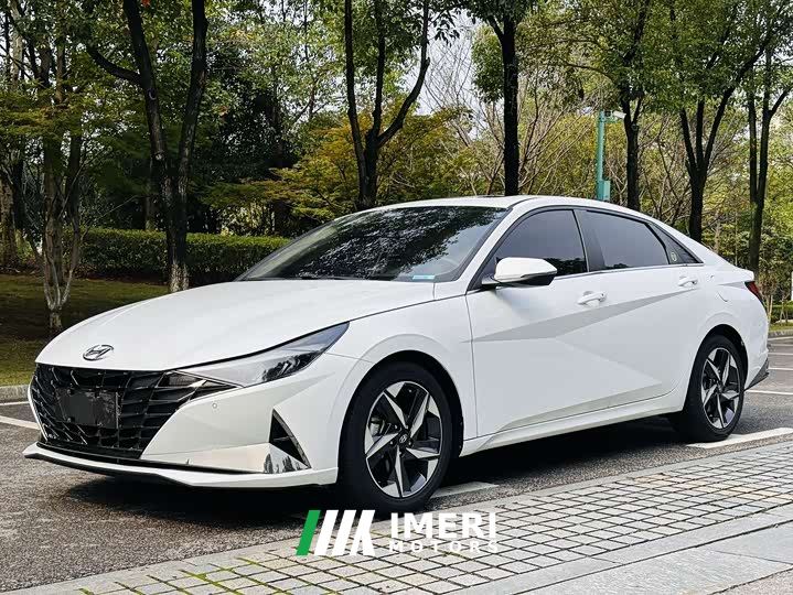 Hyundai Elantra 1.5L CVT Luxury