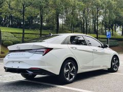 Hyundai Elantra 2022 1.5L CVT Luxury - ფოტო 11