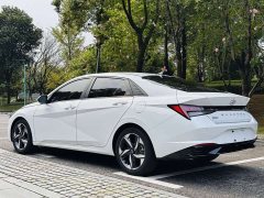 Hyundai Elantra 2022 1.5L CVT Luxury - ფოტო 13