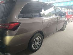 Buick GL8 Land Official Business Class 652T Comfort Edition - ფოტო 14