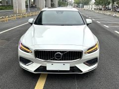 Volvo S60 B4 Smart Luxury Edition - ფოტო 2