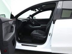 Tesla Model Y L Long Range All-Wheel Drive - ფოტო 9