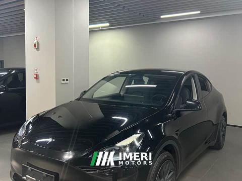 2024 Tesla Model Y Rear-Wheel Drive