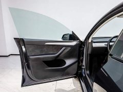 Tesla Model Y Long Range All-Wheel Drive - ფოტო 8