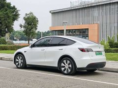 Tesla Model Y Standard Range RWD - ფოტო 6