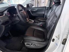 Toyota RAV4 2.5L E-CVTAWDFlagship Edition - ფოტო 8