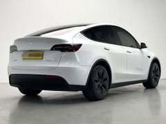 Tesla Model Y Rear-Wheel Drive - ფოტო 9