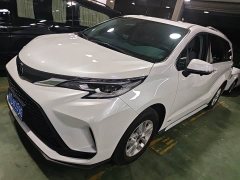 Toyota Gravia 2.5L Hybrid Comfort Edition - ფოტო 1