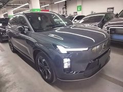 Volvo XC70 Plug-in Hybrid 2026 Two-Wheel Drive Long Range Core - ფოტო 3