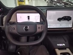 Volvo XC70 Plug-in Hybrid 2026 Two-Wheel Drive Long Range Core - ფოტო 9
