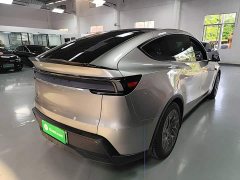 Tesla Model Y L Long Range All-Wheel Drive - ფოტო 6