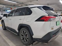 Toyota RAV4 2023 2.0L CVT FWD 20th Anniversary Platinum Edition - ფოტო 4