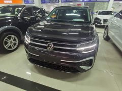 Volkswagen Touareg 300TSI Two-Wheel Drive Crescent Edition - ფოტო 1