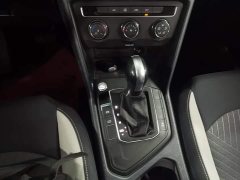 Volkswagen Touareg 300TSI Two-Wheel Drive Crescent Edition - ფოტო 13