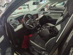 Volkswagen Touareg 300TSI Two-Wheel Drive Crescent Edition - ფოტო 14
