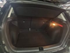 Volkswagen Touareg 300TSI Two-Wheel Drive Crescent Edition - ფოტო 18