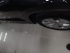Volkswagen Touareg 300TSI Two-Wheel Drive Crescent Edition - ფოტო 20