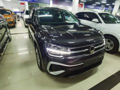 Volkswagen Touareg 300TSI Two-Wheel Drive Crescent Edition - ფოტო 3