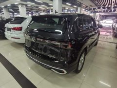 Volkswagen Touareg 300TSI Two-Wheel Drive Crescent Edition - ფოტო 6
