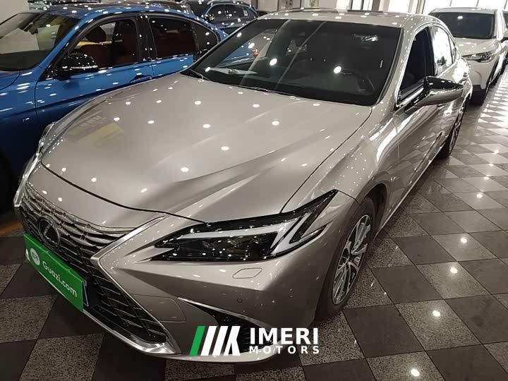 Lexus ES 200 Premium Edition